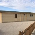 Groses-Holzhaus-Valencia-mit-zwei-Schlafzimmern-60m2-11-x-6-m-70mm-1-1.jpg